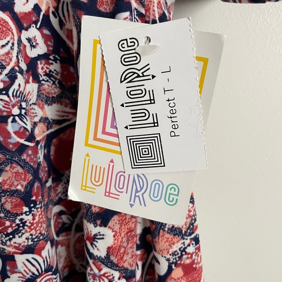 LuLaRoe | Perfect T | Size: Large - Picture 3 of 3